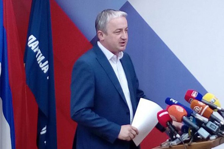 Borenović: Ratnohuškačka politika jedini politički "argument" Izetbegovića