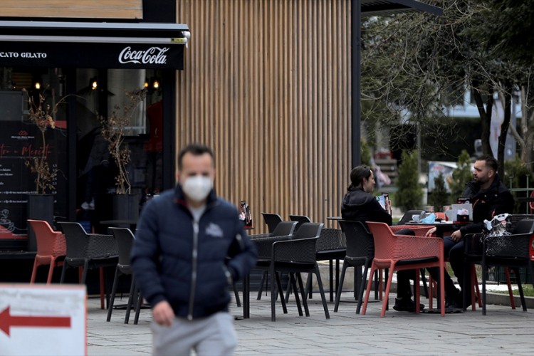 Nove mjere u KS: Dozvoljen rad ugostiteljima i u zatvorenom, dio učenika u klupama
