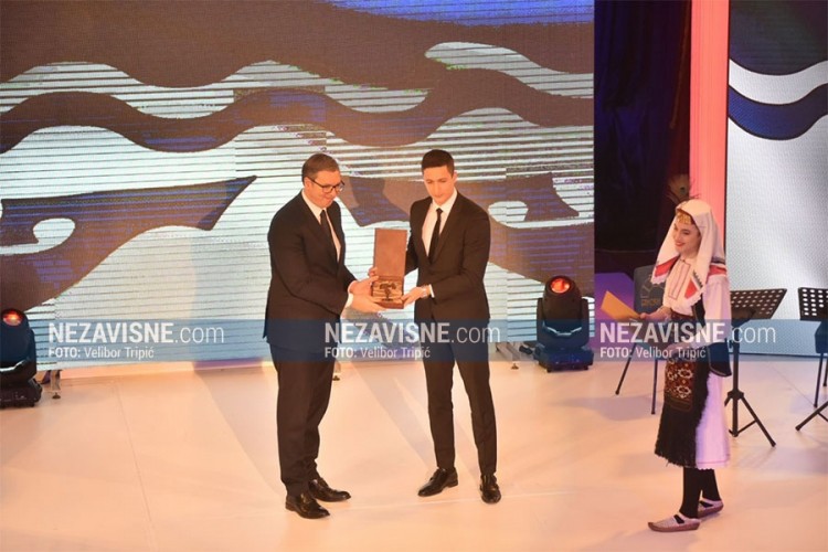 Ilić: Velika čast Vučiću uručiti Ključ grada