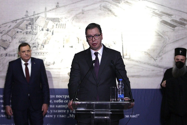 Vučić: Pravi prijatelji su oni koji neguju sećanje na današnji dan
