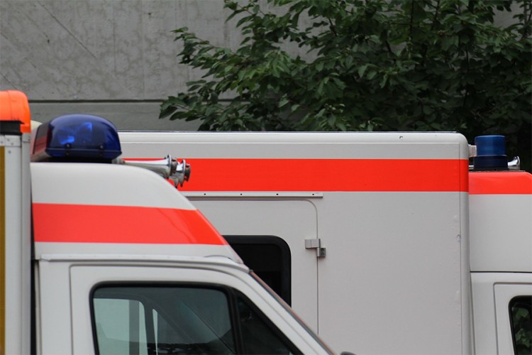 Tinejdžer pao preko ograde na Kalemegdanu, odvezen u Urgentni centar