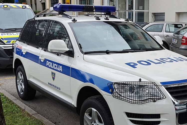 Planirao pokolj: Učenik iz Slovenije kupio oružje i htio da ubije više osoba?