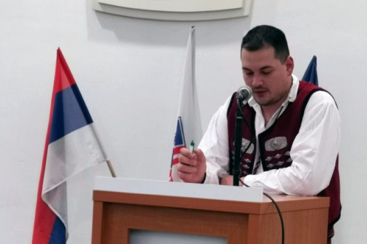 Odbornik na sjednicu došao u narodnoj nošnji