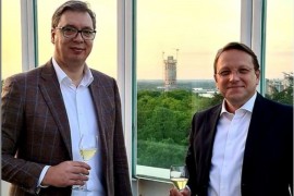 Vučić na radnoj večeri sa Varheljijem