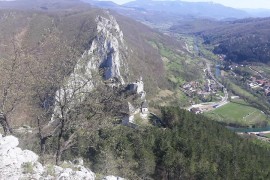 Ostaci starog grada u Ključu - mjesto gdje istorija postaje uzbudljiva