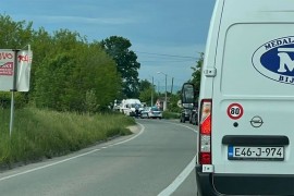Sudar teretnog i putničkog vozila kod Bijeljine, dvoje povrijeđeno