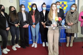 Đaci dobojske Medicinske škole dobili novu salu, dobiće i razglas