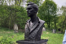 Ponovo podignuta bista Lazara Vučkovića u Gornjem Selu kod Prizrena