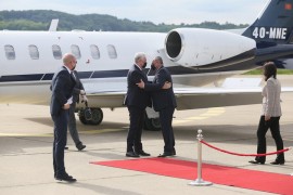 Krivokapić stigao u Banjaluku, dočekao ga Višković