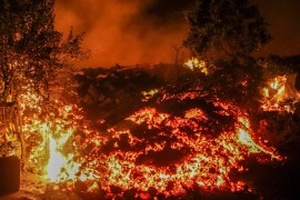 Rijeka lave se slila niz planinu u Kongu, stala kod dvomilionskog grada