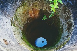 Pekao rakiju pa upao u bunar i nastradao