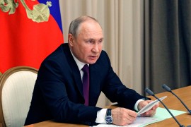 Putin: Vakcinacija ne treba da bude obavezna