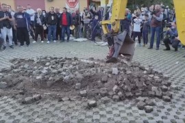 Prekopan parking kod terase "Kajak" u Banjaluci