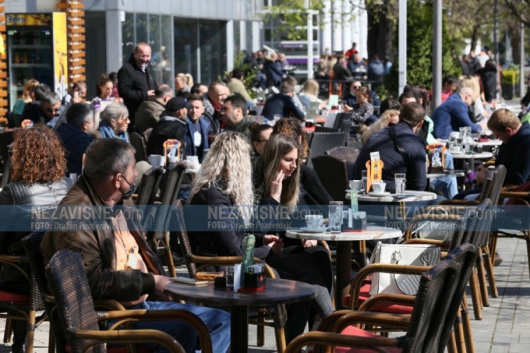 Razmatraće se da ugostitelji u Banjaluci rade sat vremena duže