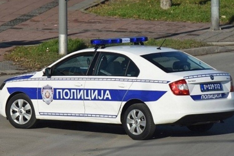 Dijete pronašlo ručnu bombu na igralištu