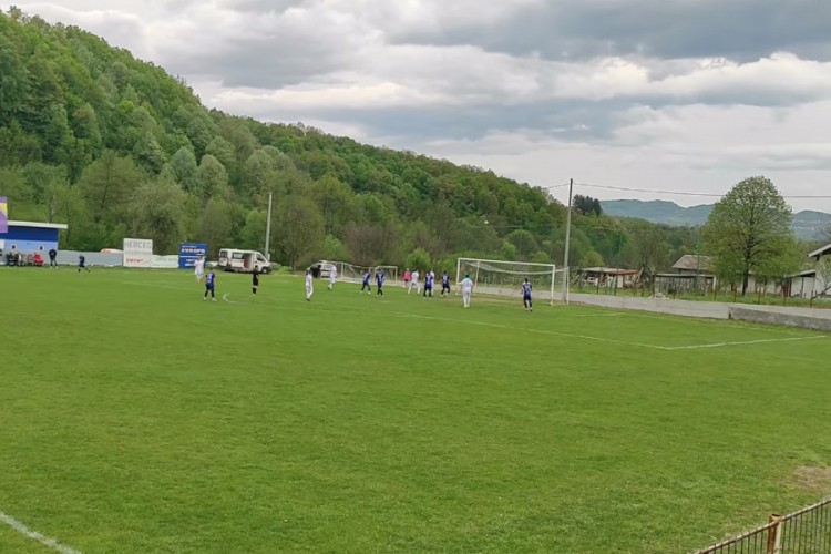 Samo u BiH: Golman odbranio, sudija dosudio gol