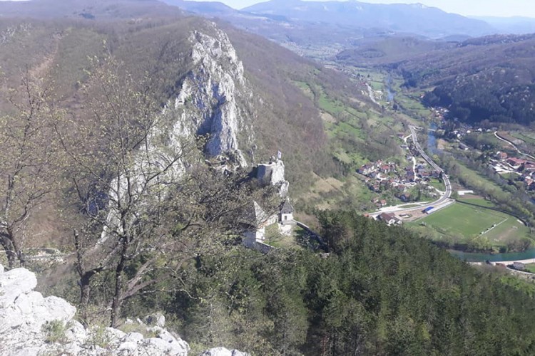 Ostaci starog grada u Ključu - mjesto gdje istorija postaje uzbudljiva