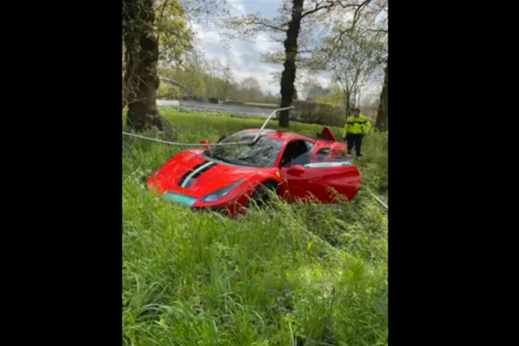 Slupao potpuno nov Ferrari