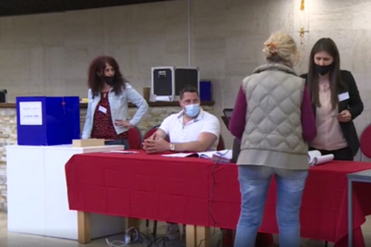 U Herceg Novom do 13 časova glasalo 39,4 odsto birača