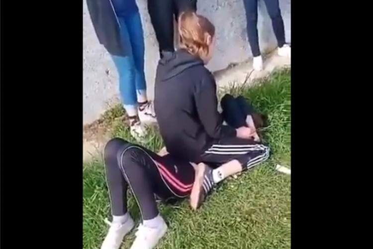 Policija istražuje slučaj vršnjačkog nasilja u Jajcu