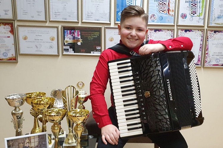 Nova zlata za mladog bijeljinskog harmonikaša