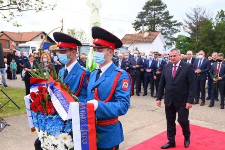Sjećanje na stradale u Tuzlanskoj koloni, položeni vijenci u Bijeljini