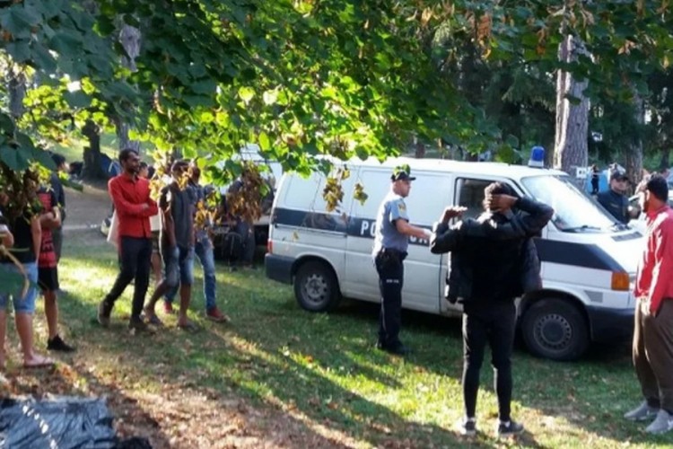 Izmještaju migrante iz Doma penzionera u Bihaću