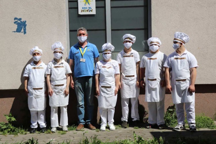 Šest mladih iz Daun sindrom centra predstavlja RS na gastro-festivalu u Moskvi