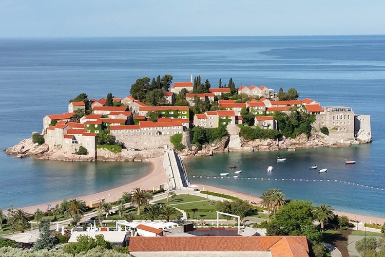 Sveti Stefan pod ključem ovoga ljeta?