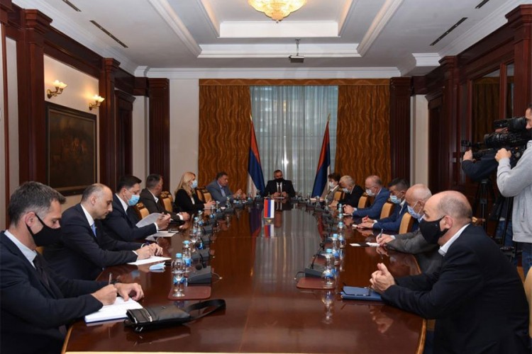 Višković sa koalicionim partnerima: 70 miliona KM za povećanje plata