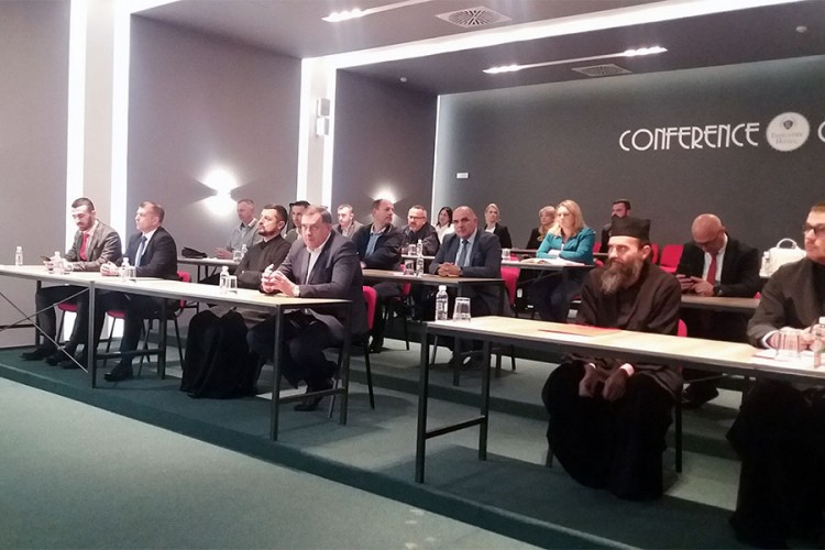 Institucije RS i Srbije pokušavaju da pronađu rješenje za izbjegle Srbe