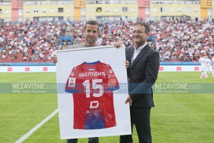 Legendi Borca Borisu Raspudiću uručen dres s brojem 15