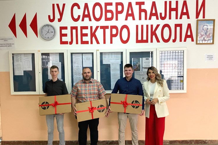 M:tel u posjeti pobjednicima regionalnog App izazova iz Doboja