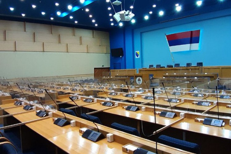 Posebna sjednica NSRS o povećanju plata