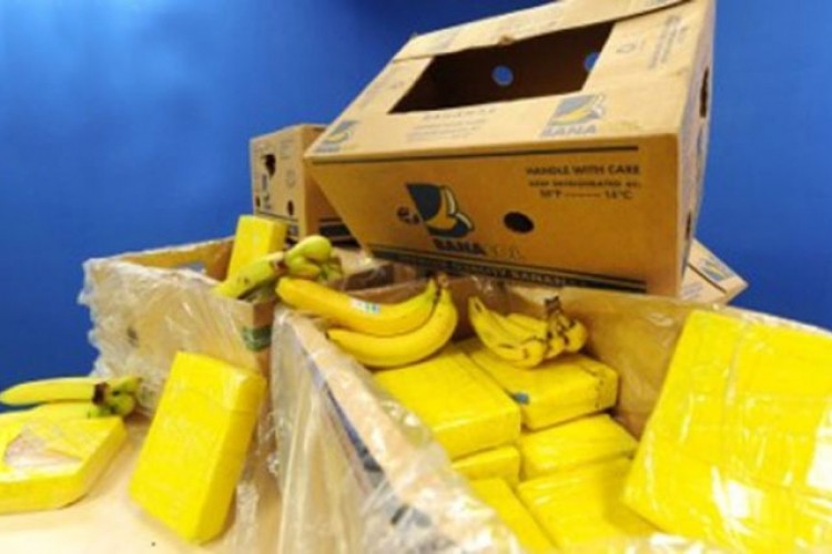 Bacili sanduke sa bananama u smeće, u njima bio kokain