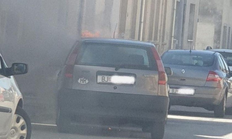 Vozila stalno u prvoj brzini pa joj se zapalio auto