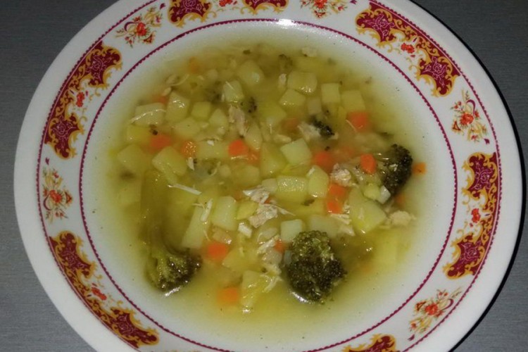 Ćureća čorba sa brokulom