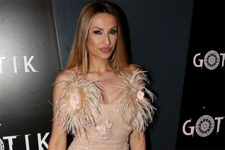 Rada Manojlović "upala" u koprive