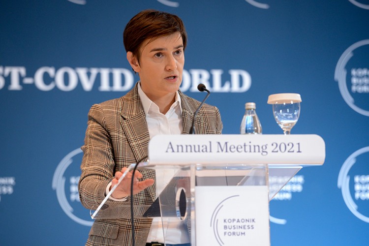 Brnabić: Kraj epidemije ako se vakcinišu mlađi od 30, imamo dovoljno vakcina