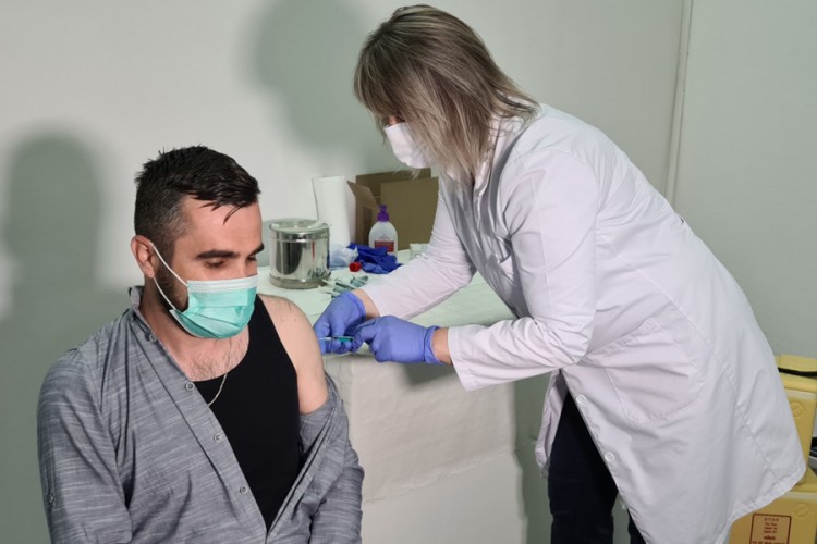 Vakcinisani predstavnici medija u Doboju