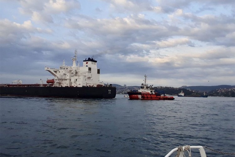 Blokiran Bosfor - tanker koji je plovio pod hrvatskom zastavom izgubio kontrolu