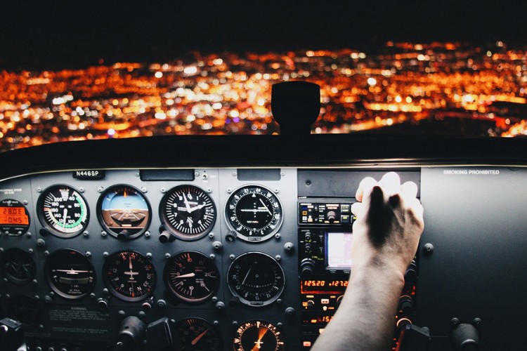 Pilot se u kokpitu skinuo pred kopilotkinjom i gledao pornografiju