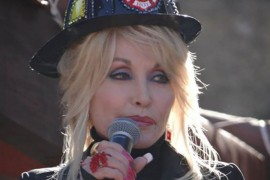 Doli Parton: Spavam sa šminkom, ne znam kad će zemljotres ili tornado