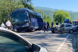 Vozač škode poginuo u sudaru sa autobusom