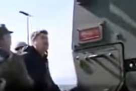HDZ objavio snimak pada Milanovića sa oklopnog vozila: "Junački se ...