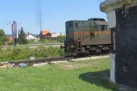 Nezgoda kod Loznice: Voz "vukao" auto 200 metara, dvije osobe ...