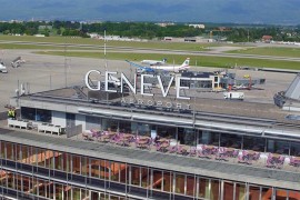 Avion sa ruskom delegacijom sat kružio iznad Ženeve