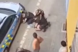 Češki slučaj Flojd? Policajac koljenom pritisnuo vrat čovjeka ...