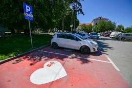 U maju prikupljena 991KM od humanitarnog parkinga: Prihodi za porodicu ...