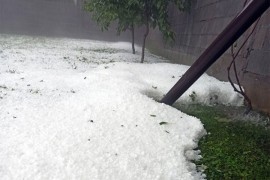 Grad pričinio veliku štetu u Milićima, stradali malinjaci